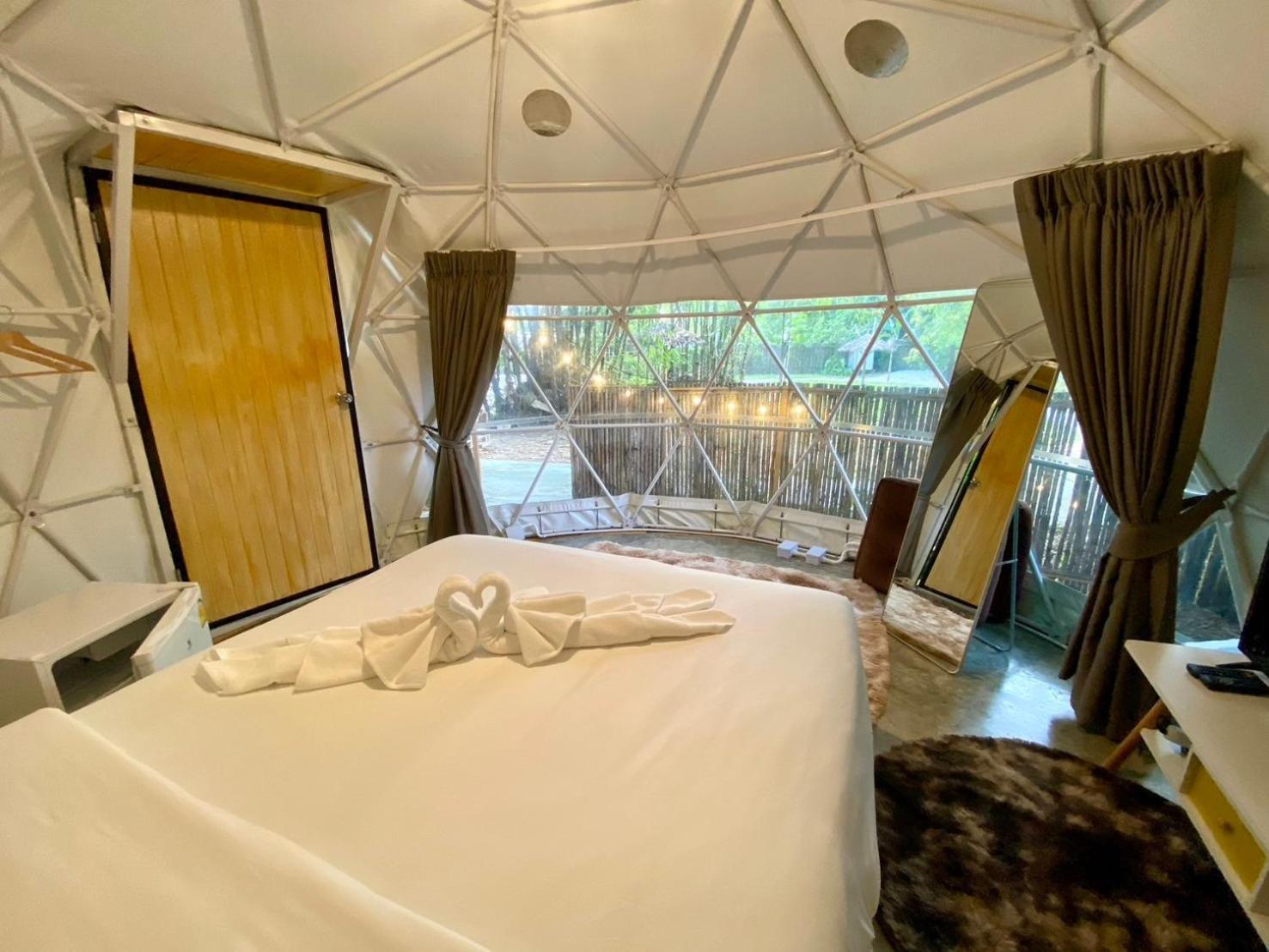 Baan Nai Baan Nok Resort Nakhon Nayok Exteriör bild