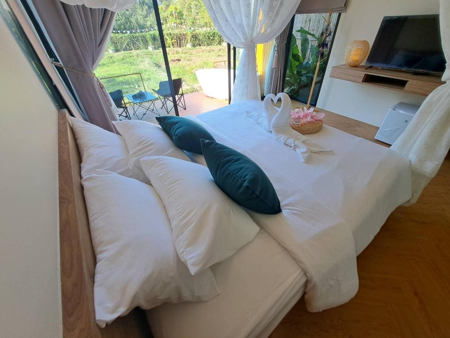Baan Nai Baan Nok Resort Nakhon Nayok Exteriör bild