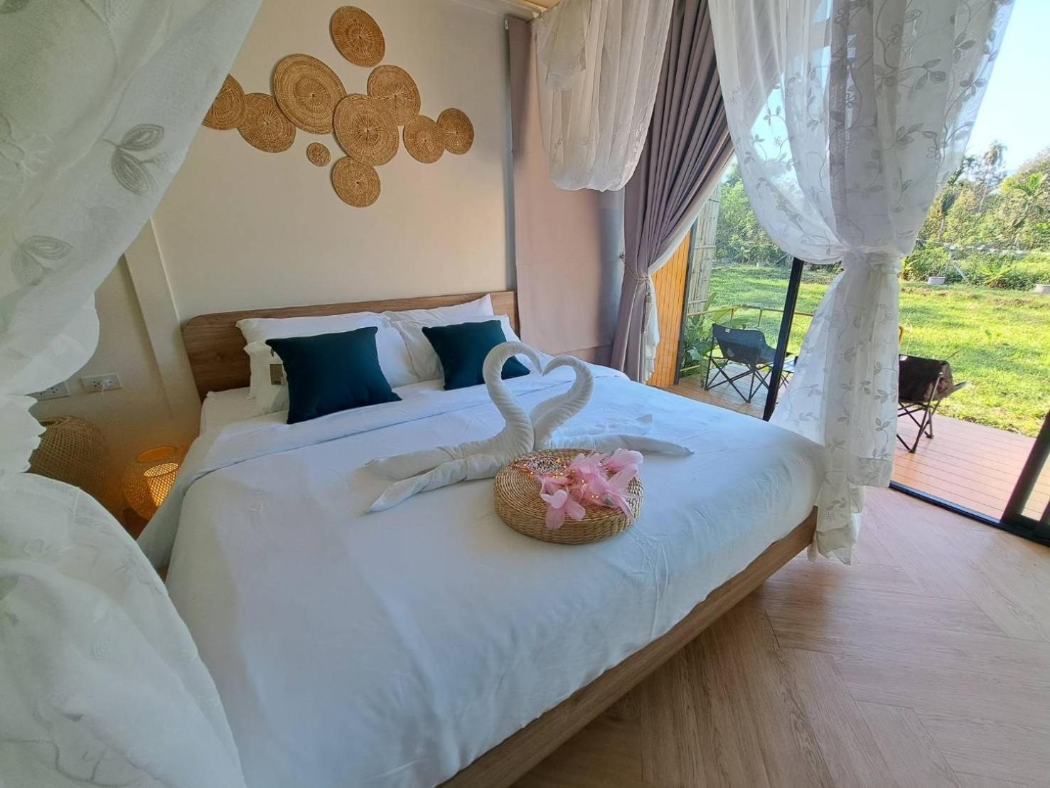 Baan Nai Baan Nok Resort Nakhon Nayok Exteriör bild